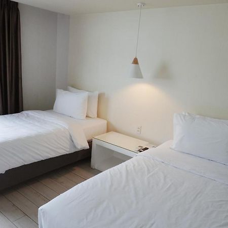 Leblanc Hotel Antipolo Buitenkant foto
